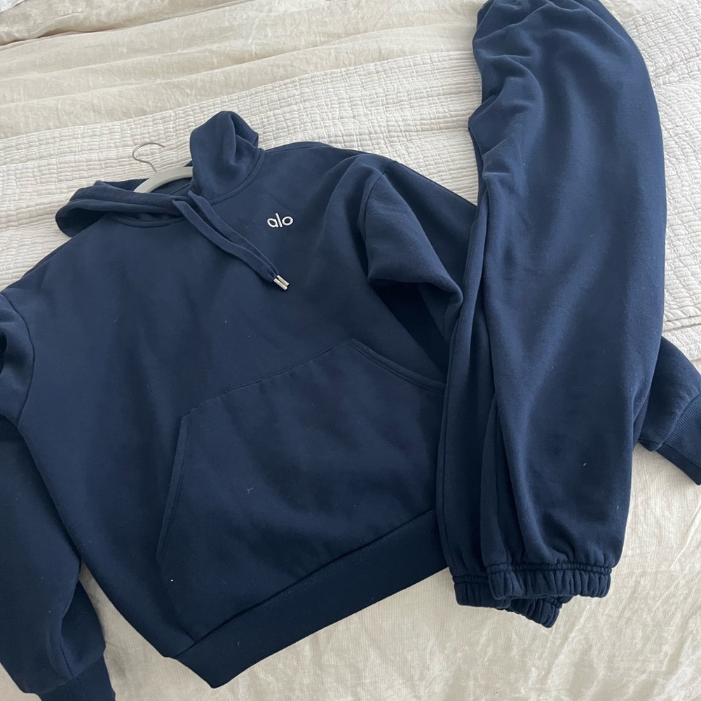 Alo accolade sweat set